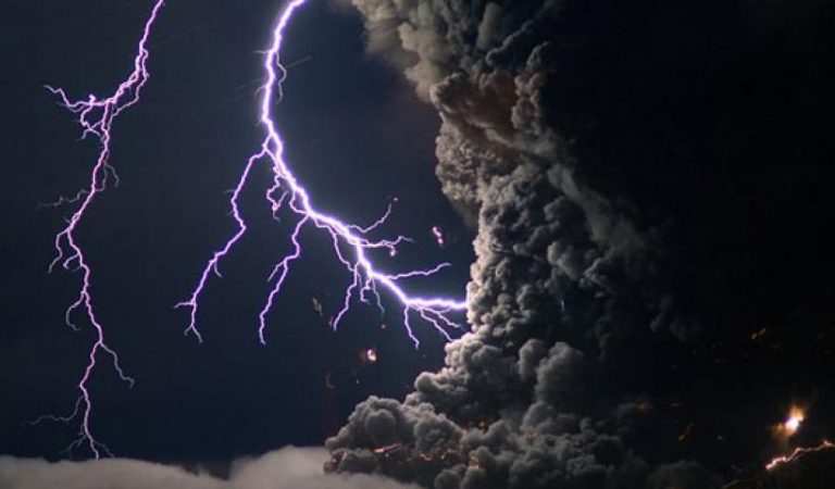 Τουλάχιστον 1000 κεραυνοί χτύπησαν την Αττική την Κυριακή