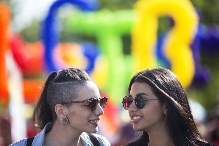 ΤΟΥΣ ΧΑΛΑΓΕ Ο ΡΑΧΟΪ… Ορίστε που πάνε τα λεφτά της σοσιαλιστικής Ισπανίας: Δωρεάν θεραπείες γονιμότητας για τις ομοφυλόφιλες και ανύπαντρες γυναίκες