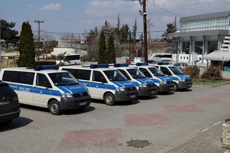 ΤΙ ΕΚΑΝΕ ΛΕΕΙ; ΓΕΡΜΑΝΙΚΟ ΑΣΤΥΝΟΜΙΚΟ ΚΛΙΜΑΚΙΟ ΣΤΟ ΚΙΛΚΙΣ;;; Για προστασία των …Σκοπίων;;; (Έχουμε τάχα …’Εθνική Κυριαρχία’; Μπάάάά…)