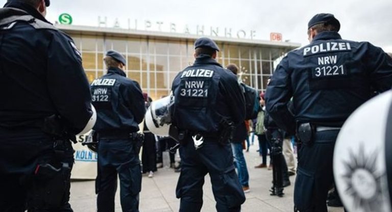 NEO Ντοκουμέντο: Οπλισμένοι Γερμανοί Αστυνομικοί έχουν αναλάβει ΕΛΕΓΧΟΥΣ σε ελληνικό έδαφος!