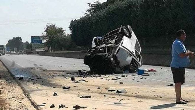 Ιταλία: Έντεκα εργαζόμενοι μετανάστες έχασαν τη ζωή τους σε τροχαίο δυστύχημα