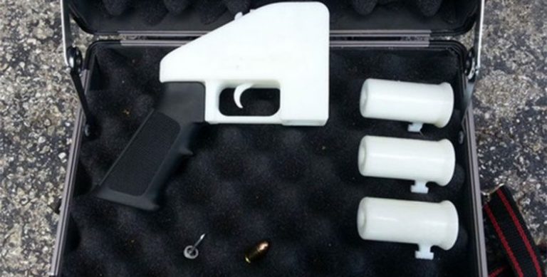 Πληρώνεις, εκτυπώνεις… Όπλα από τρισδιάστατο εκτυπωτή πάλι στις ΗΠΑ