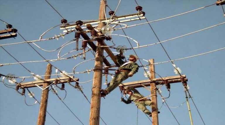 Aπό έκρηξη σε υποσταθμό της ΔΕΗ στην Παλλήνη οι διακοπές ρεύματος στην Αττική