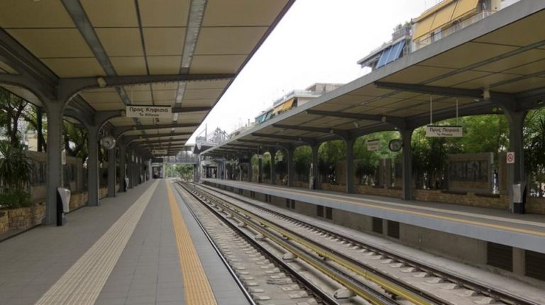 Άγρια δολοφονία με μαχαίρι στον σταθμό ΗΣΑΠ «Άγιος Ελευθέριος»