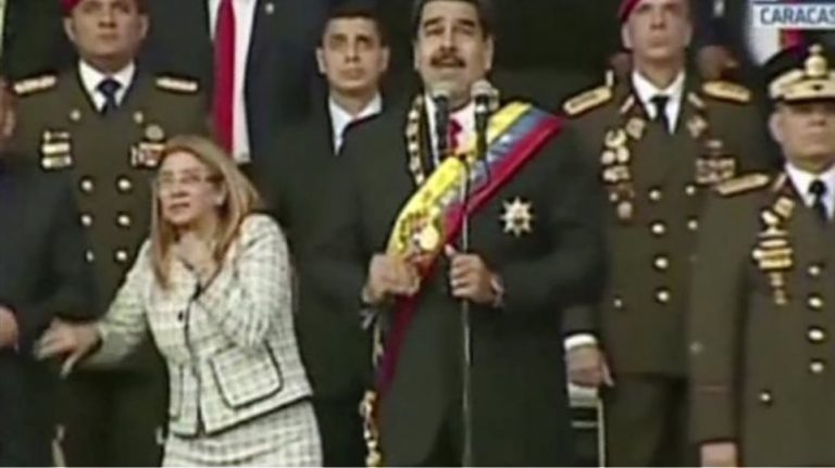 Απόπειρα δολοφονίας με drones καταγγέλλει ο Μαδούρο – Δείτε την στιγμή της έκρηξης