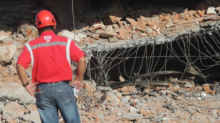 Ισχυρός σεισμός στην Ινδονησία