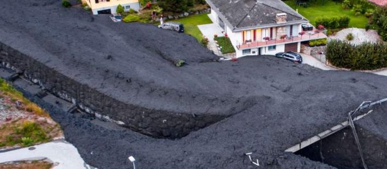 «Πνίγηκε» στη λάσπη χωριό στην Ελβετία!