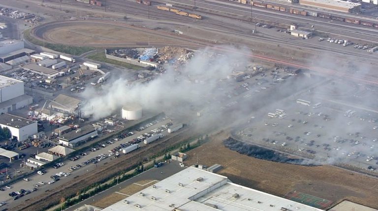 Μεγάλη φωτιά στην Tesla στην Καλιφόρνια!
