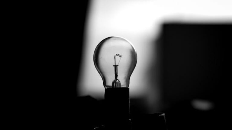 Απλα να καταγραφεί ..Πριν απο μεγάλες επιθέσεις υπήρξε ηλεκτρικο μπλακ αουτ !!