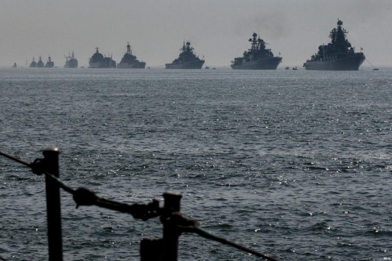 Κοντά σε στρατιωτική δράση κατά Δαμασκού οι ΗΠΑ – Στέλνει ενισχύσεις ο Πούτιν – Ρωσικά πολεμικά πλοία κατευθύνονται στην Συρία