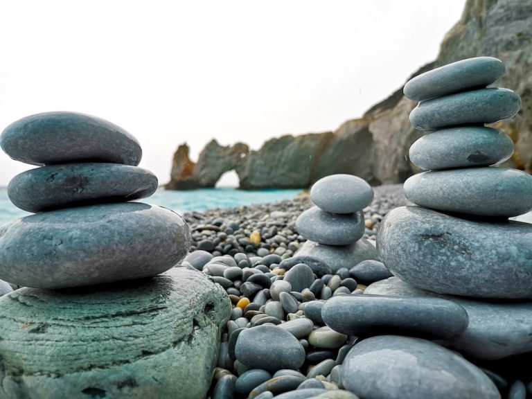 Σκιάθος: Πήρες βότσαλο από την παραλία Λαλάρια; Πρόστιμο 1.000 ευρώ θα δώσεις!