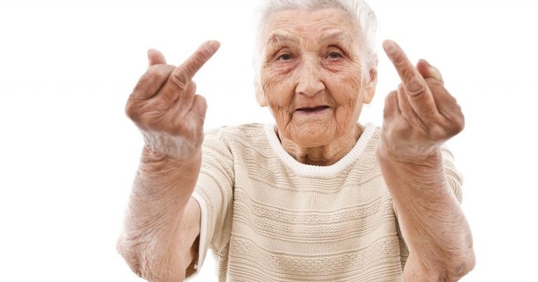 Και με αυτες τις ομορφες φωτο και το τραγουδακι θα περασω σε αναμονη …