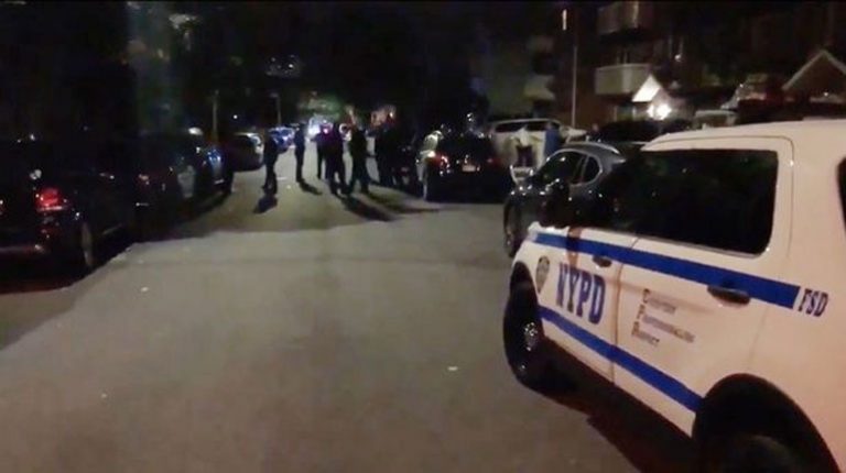 Έκτακτο: Πολλοί τραυματίες από μαχαίρι στο Κουίνς της Νέας Υόρκης – Ανάμεσά τους παιδιά