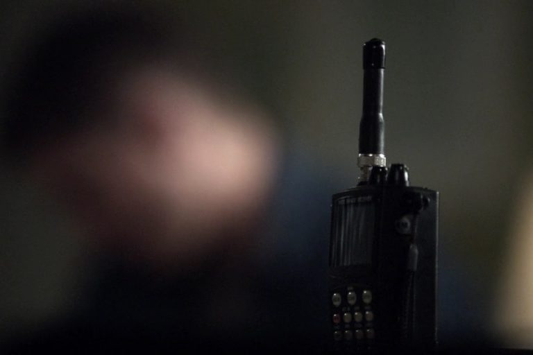 Αδιανόητο! Ακούνε μέσω κινητού την Ελληνική Αστυνομία – «Σουρωτήρι» η ασφάλεια των πόλεων