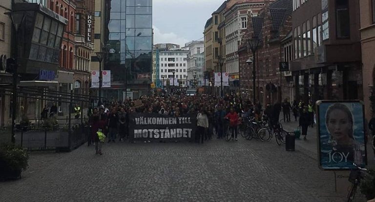 Άρχισαν τα «κινήματα αντίστασης» από τους μετανάστες στην Σουηδία – Σε λίγο και στην Ελλάδα