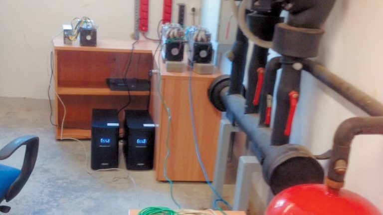 Νέες αποκαλύψεις για τα πρόσωπα που έστησαν την κομπίνα με το σύστημα δημιουργίας bitcoin στα υπόγεια του ΚΕΕΛΠΝΟ