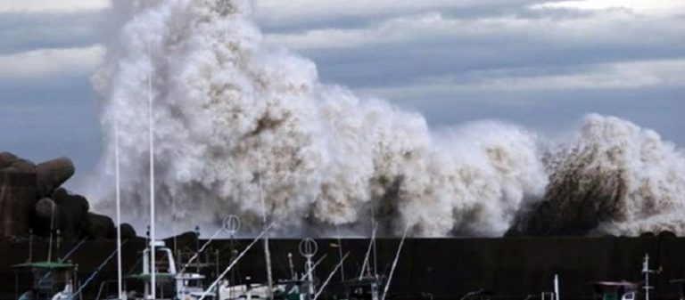 Ιαπωνία: Πέντε τραυματίες και 121.000 νοικοκυριά χωρίς ρεύμα από τον τυφώνα Τράμι