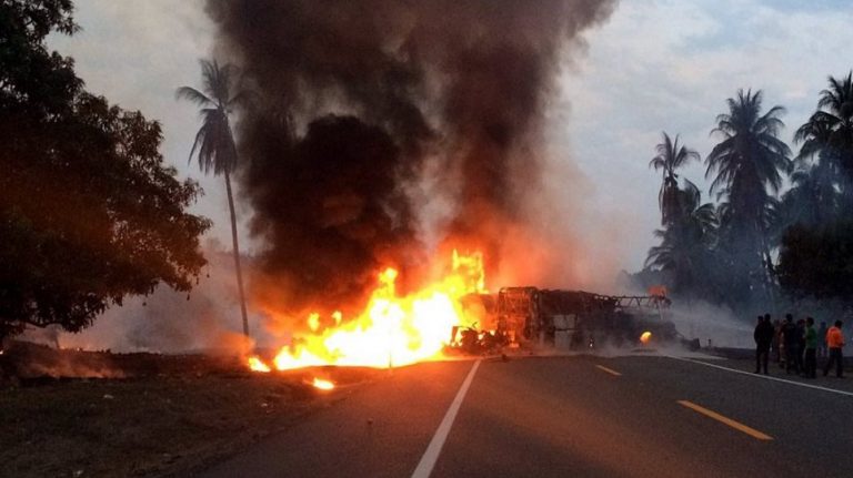 Ιράν: Δεκαεννέα άνθρωποι σκοτώθηκαν από τη σύγκρουση μεταξύ λεωφορείου και βυτιοφόρου