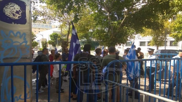 Θεσσαλονίκη: Ξεκίνησαν οι προσυγκεντρώσεις του συλλαλητηρίου για τη Μακεδονία – Φράχτες παντού