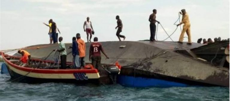 Τανζανία: Εκατοντάδες αγνοούνται μετά από ανατροπή πλοίου