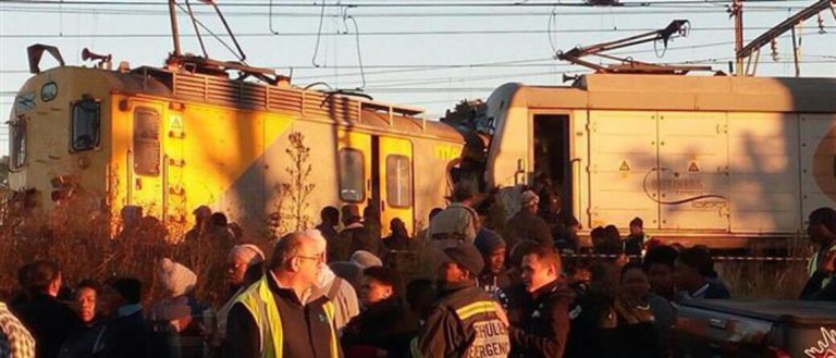 Νότια Αφρική: Εκατοντάδες τραυματίες από σύγκρουση τρένων