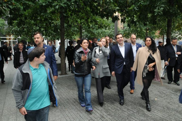 Δεν είναι μια τυχαία φωτογραφία…αν την προσέξεις αρκετά καλά..