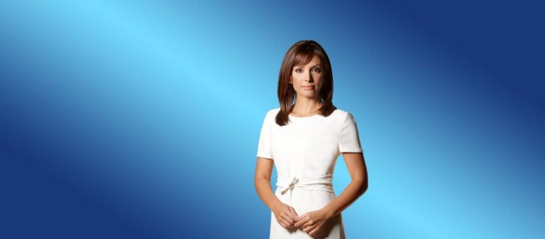 Επικό σαρδάμ σε τηλεοπτικό δελτίο ειδήσεων: «Ο Κυριάκος Μητσοτάκης και η μητέρα του Ντόρα Μπακογιάννη»