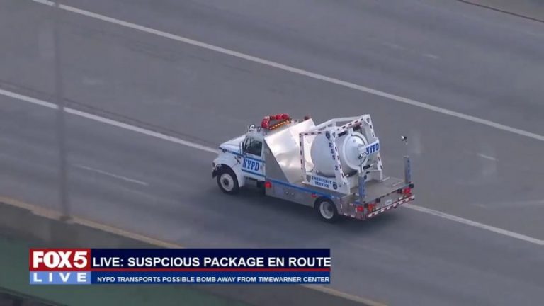 Βίντεο: Μεταφέρουν την βόμβα που βρέθηκε στο CNN – «Επιστράτευσε» ρομποτικά συστήματα η Αστυνομία της Νέας Υόρκης