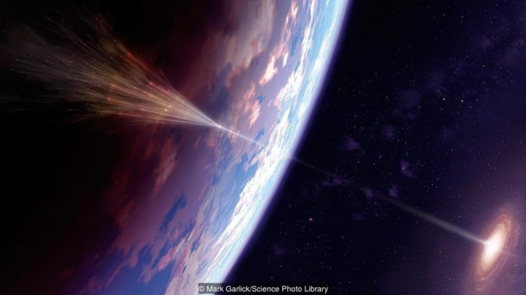 Από τα βάθη της Γης άρχισε να ξεχωρίζει ένα ισχυρό ρεύμα νετρίνων, το οποίο μπορεί να σχηματιστεί μόνο στο διάστημα