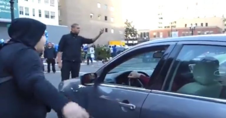 ΗΠΑ: Η πέμπτη φάλαγγα της παγκόσμιας χούντας ανέλαβε εξουσίες – Ρυθμίζουν την κίνηση και απειλούν τους οδηγούς