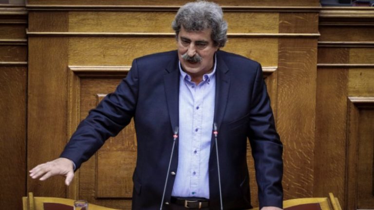 Ο Πολάκης προκαλεί σε ανάρτησή του: «Άκουσα πολλούς νεκρούς στην Καλιφόρνια, Δούρου ακόμα να παραιτηθείς;»