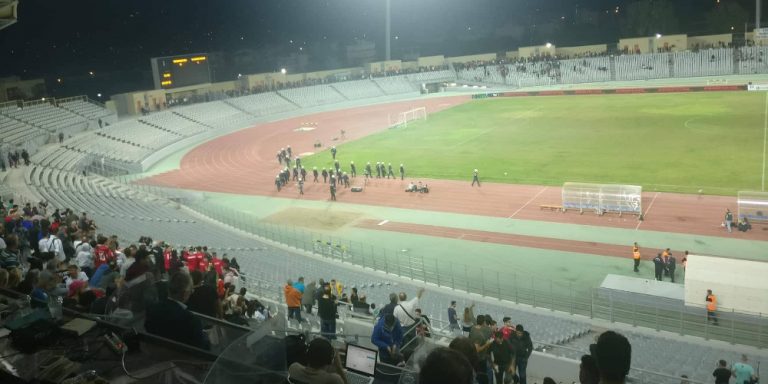 Διακοπη του αγωνα Επεισόδια και χημικά στο Παναχαϊκή – Ολυμπιακός