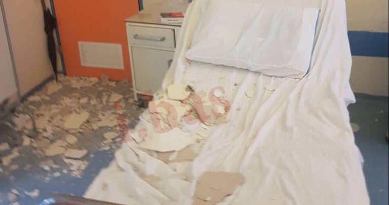 Εικόνες ντροπής! Κατέρρευσε το ταβάνι στο Κρατικό Νικαίας -Τραυματίστηκε μια μητέρα