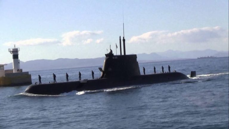 Πολεμικό υποβρύχιο αναδύθηκε στη Σύμη -Εκπληκτοι οι κάτοικοι