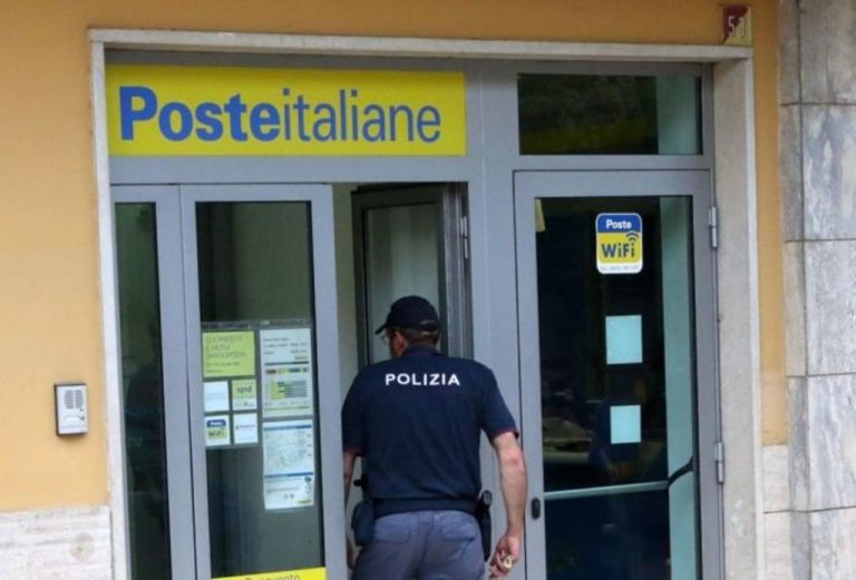 Συναγερμός στην Ιταλία: Μαφιόζος κρατάει ομήρους σε ταχυδρομείο και ζητά να μιλήσει με τον Ματέο Σαλβίνι