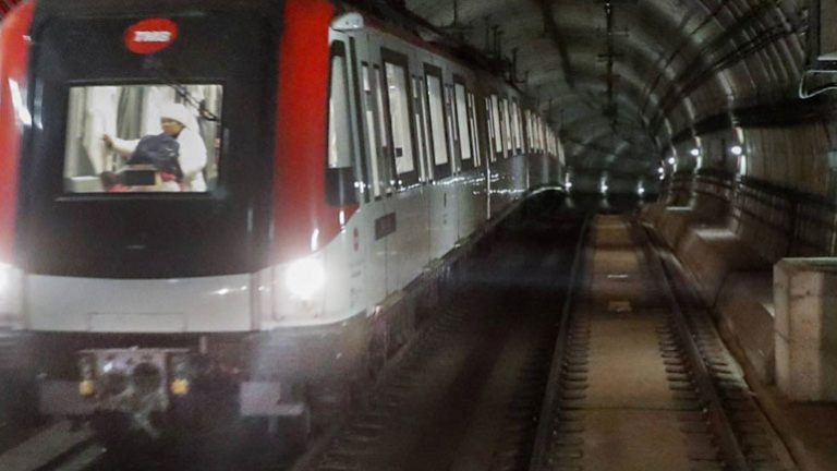 Συναγερμός στη Βαρκελώνη: Πυροτεχνουργοί σπεύδουν σε σιδηροδρομικό σταθμό