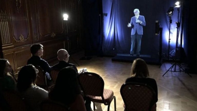 Το Imperial College του Λονδίνου το πρώτο πανεπιστήμιο που θα προσφέρει διδασκαλία από ολογράμματα