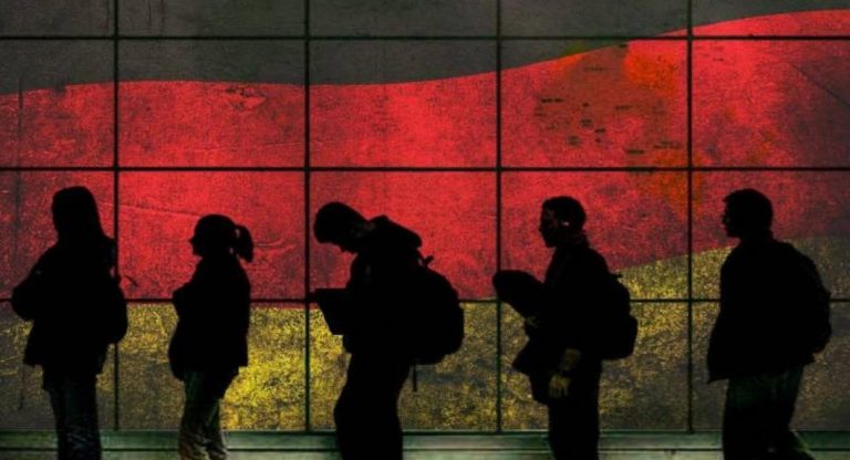 Ξέφραγο αμπέλι η Ελλάδα . Χάνουμε τα σύνορα , μικραίνει η Χώρα . Δώστε ΤΩΡΑ τον επίσημο χάρτη της Ελλάδας στη δημοσιότητα