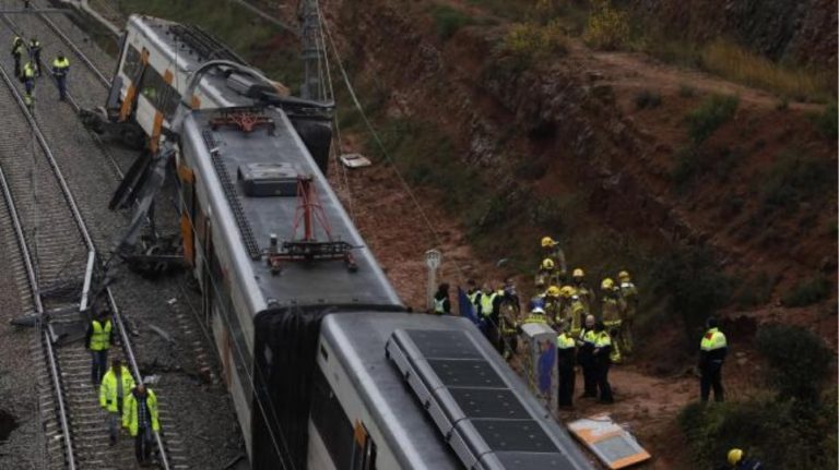 Βαρκελώνη: Κατολίσθηση προκάλεσε τον εκτροχιασμό του τρένου – Ένας νεκρός, 49 τραυματίες