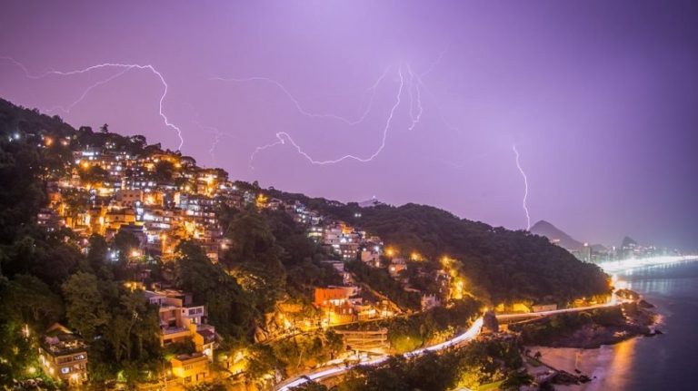 Βραζιλία: Εννέα νεκροί σε κατολίσθηση κοντά στο Ρίο