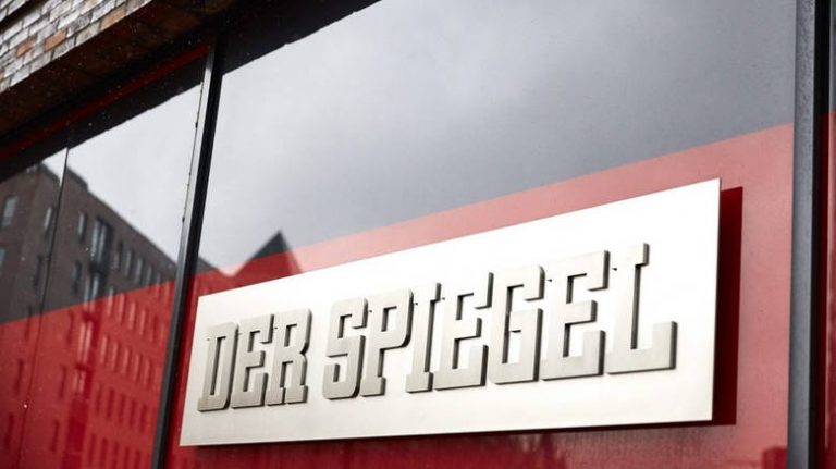 Σκάνδαλο: Βραβευμένος δημοσιογράφος του Spiegel επινοούσε ρεπορτάζ για χρόνια
