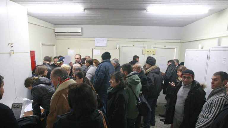 Επιστρέφονται οι πινακίδες ενόψει γιορτών