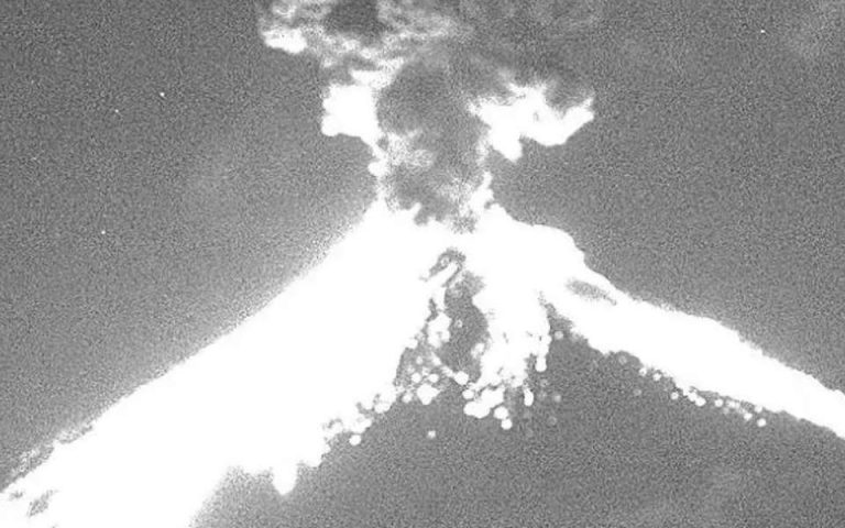 Έκρηξη ηφαιστείου στο Μεξικό – Σε ύψος 2 χλμ. εκτοξεύτηκε η στάχτη