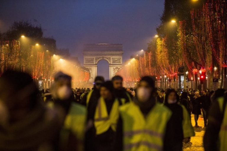 Γαλλία – “Κίτρινα Γιλέκα”: Νεαρός διαδηλωτής σκοτώθηκε όταν τον χτύπησε φορτηγό