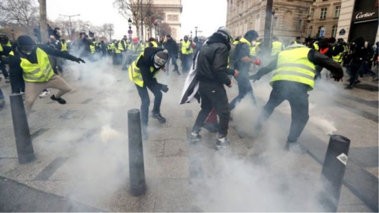Γαλλία: Συγκρούσεις μεταξύ διαδηλωτών-αστυνομικών στο Μπορντό