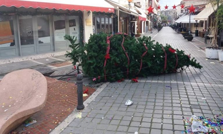 Τους ενοχλούν τα Χριστούγεννα: Δείτε τι συνέβη στα Ιωάννινα – Οργισμένοι οι κάτοικοι