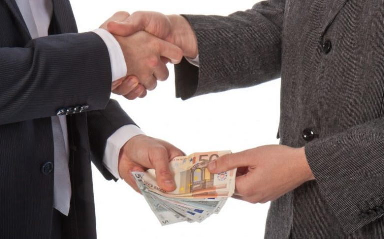 Πιστεύεται ότι Έλληνες Βουλευτές ήδη χρηματίζονται για να ψηφιστεί η συμφωνία των Πρεσπών και στην Ελλάδα ;