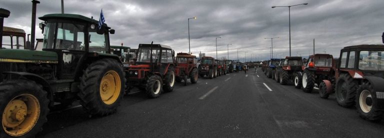 Ξανά στους δρόμους οι αγρότες – Μπλόκα σε πολλές περιοχές της χώρας