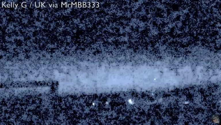 ΑΥΤΟ Είναι Μέρος από Κάτι ΠΟΛΥ ΠΟΛΥ ΜΕΓΑΛΥΤΕΡΟ πάνω από το Ηνωμένο Βασίλειο. Τι Αποκάλυψε η Ανάλυση του Βίντεο!