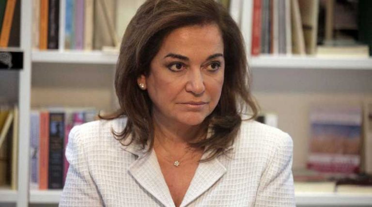 Η Ντόρα Μπακογιάννη… εγκαταλείπει την Ελλάδα!